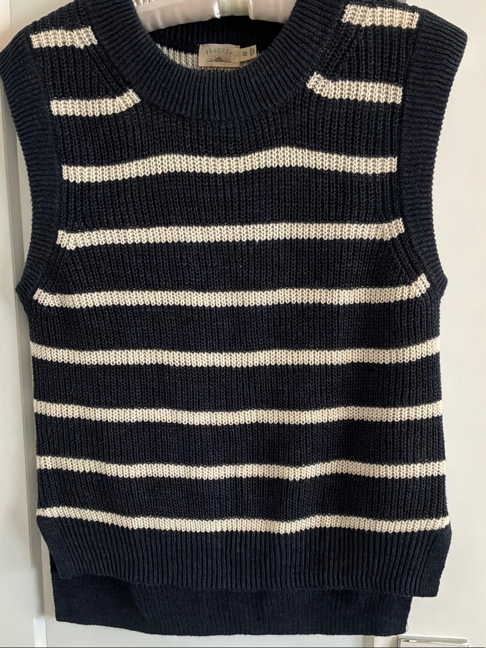Faherty Navy & Cream Striped Sleeveless Crewneck Sweater Vest